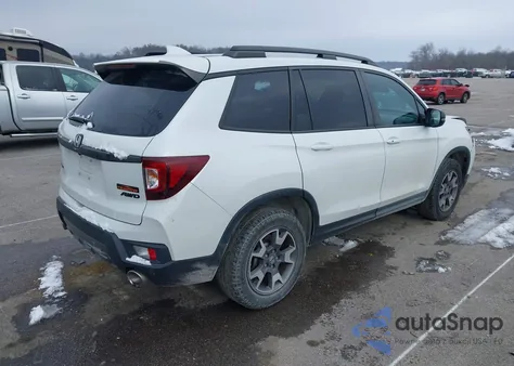 2022 Honda Passport Awd Trailsport z USA, uszkodzony, nr VIN 5FNYF8H69NB010432